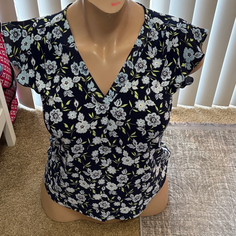 Anne Klein Navy Floral V-Neck Flutter Sleeve Top